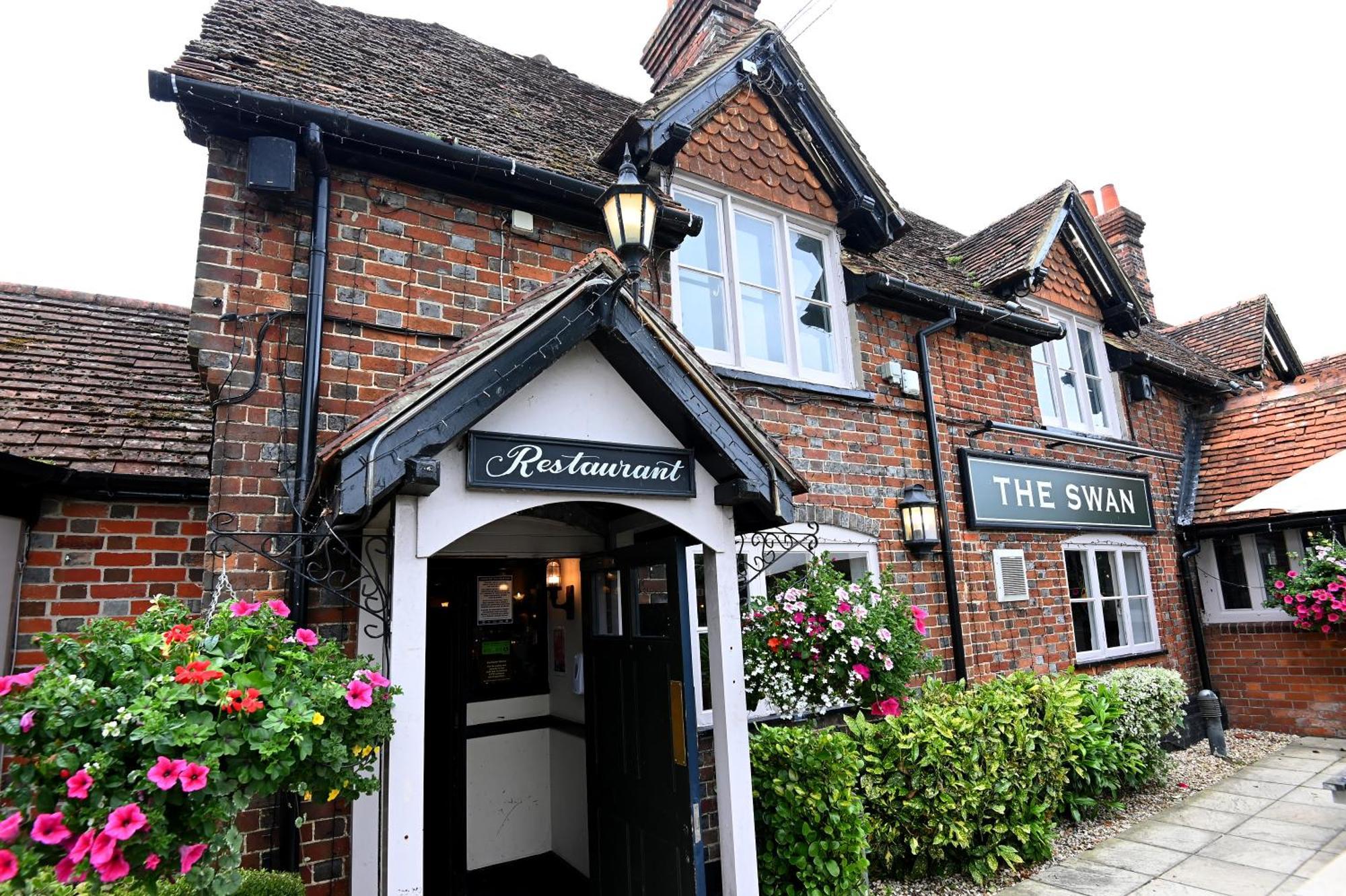 Swan, Thatcham By Marston'S Inns מראה חיצוני תמונה
